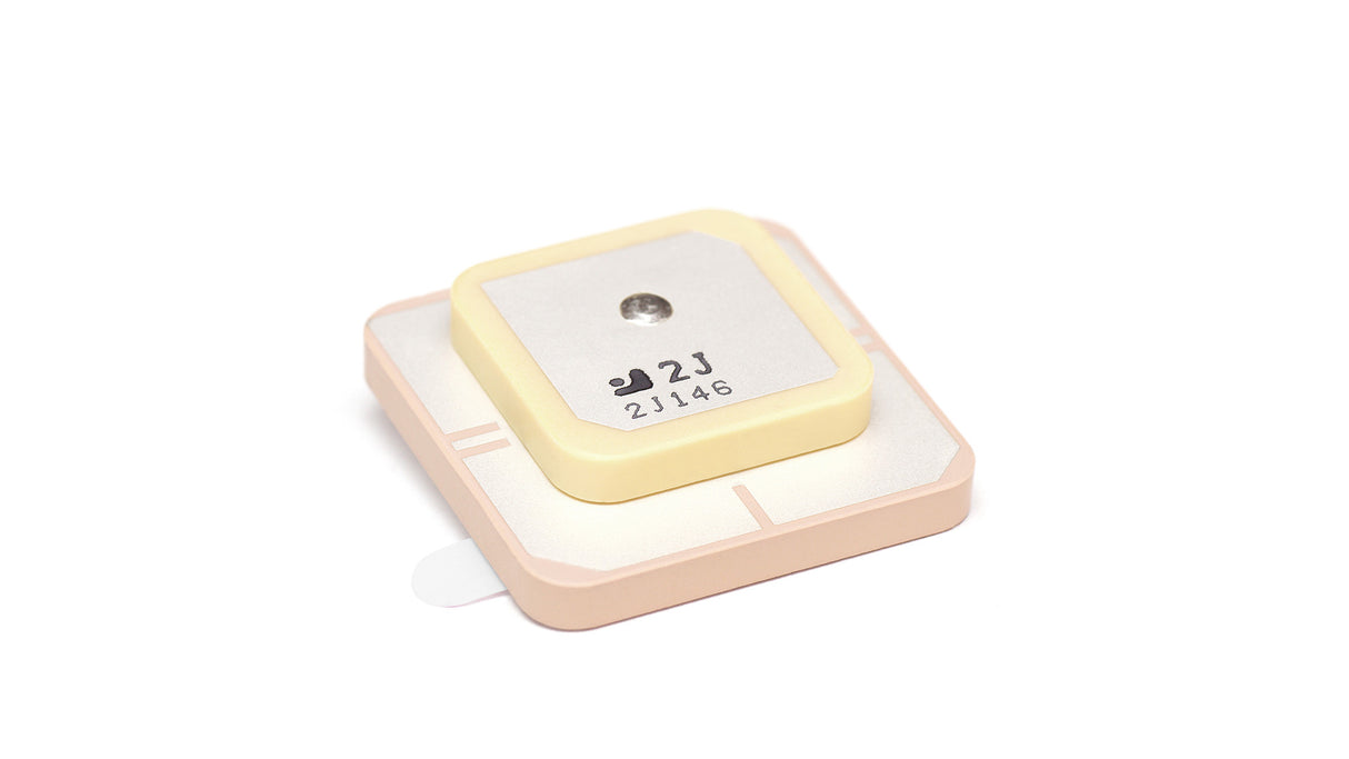 2JCP3683101Cc GNSS ceramic internal Antenna thru-hole mount